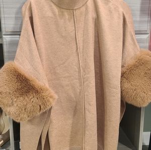 Posh sweater faux fur high slit